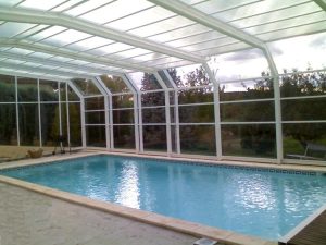 piscine avec véranda herault